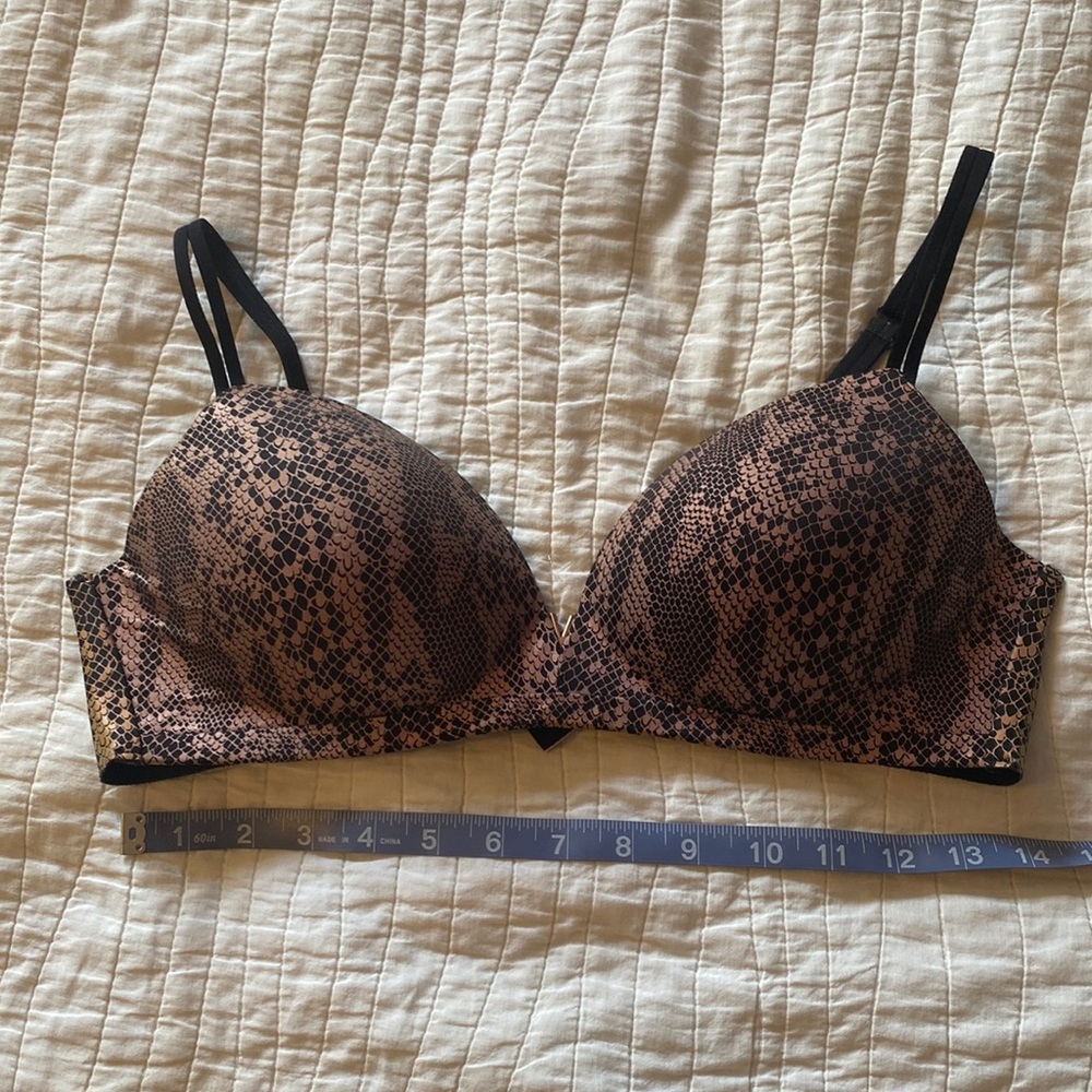 Victoria’s Secret padded no-wire bra, size 36C
